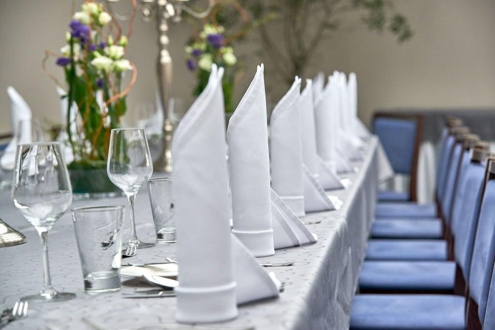 בון Hotel Restaurant Zur Post מראה חיצוני תמונה